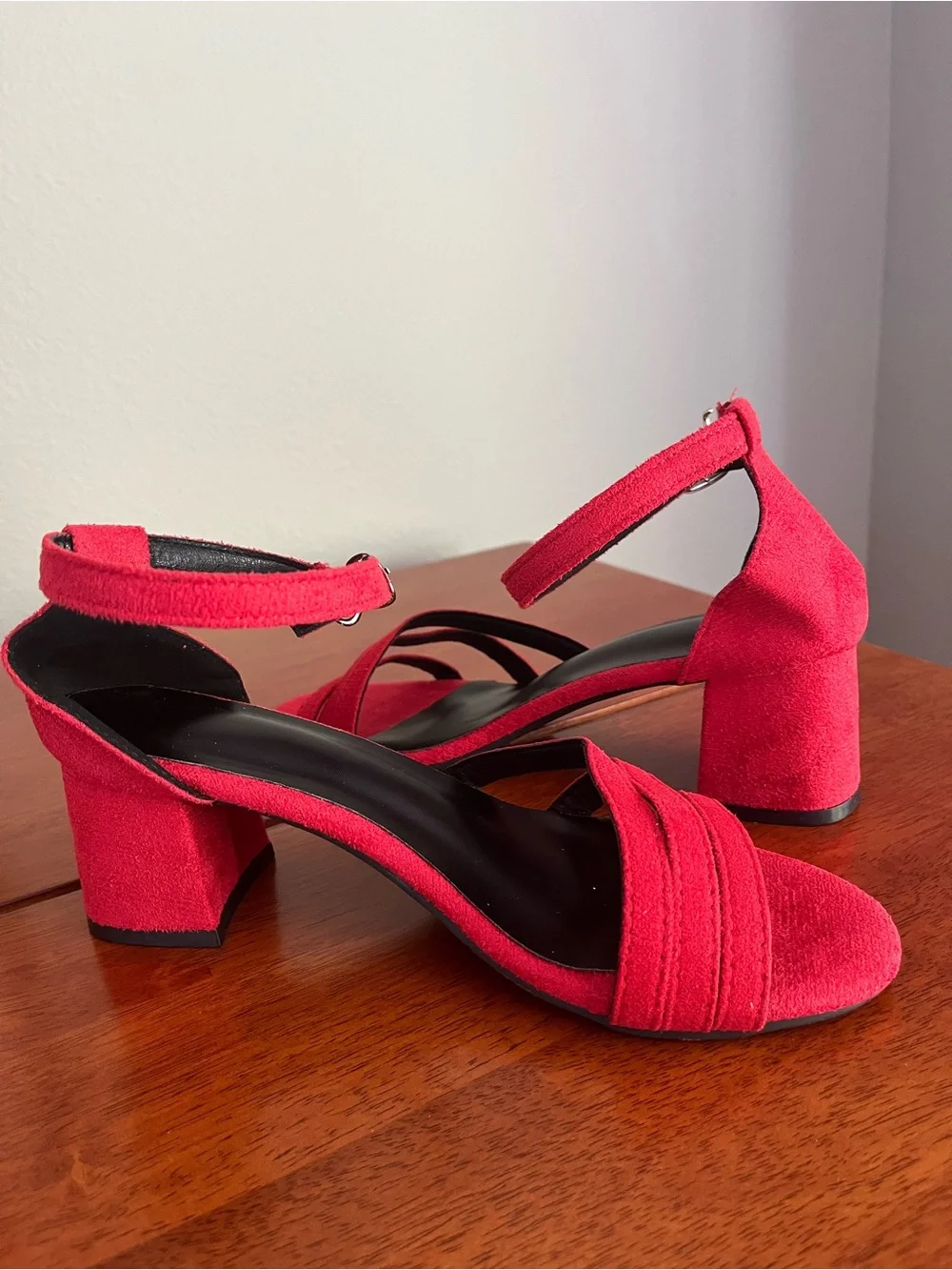 Amazon 6.5  Women’s Red Suede Block Heel Sandal Never Worn
